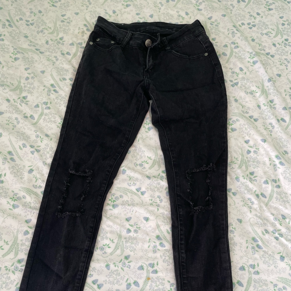 Fashion nova cut out knee stretch jeans